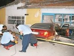 Polisten kaçarken gecekonduya tosladı