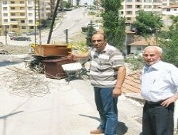 Gecekondular yol ortasında kaldı