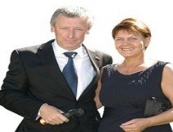 Milli günde veda etti