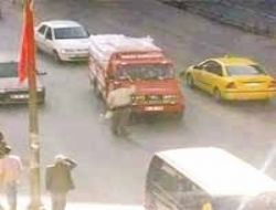 Ulus'ta eli sopalı biri