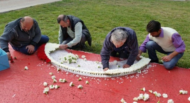 10 Kasım için Anıtkabir'e 150 bin çiçek