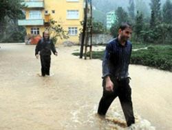 Ankara Çubuk sele teslim oldu