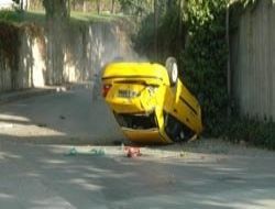 Ticari araç köprüden uçtu