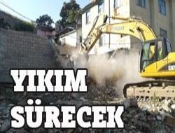 Yasa dışı duvara yıkım
