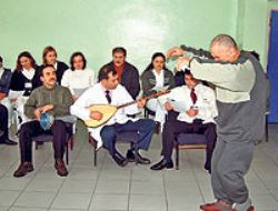 Sağlık Bakanlığından 'şifa' niyetine türküler