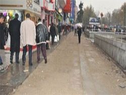 Davalık kaldırıma ‘bariyer' hamlesi
