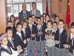 Küçük yüreklerden engellilere destek