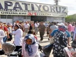 kapandığını duyan koştu