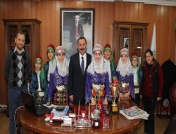 Şampiyonlardan Demirel'e ziyaret