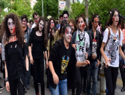 Kızılay'ı zombiler bastı