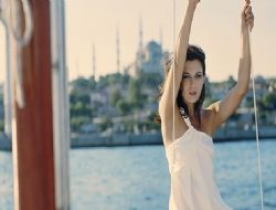 Aşk şarkılarıyla Ankara'ya geliyor