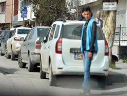 Otoparkçı tek tipe alışamadı