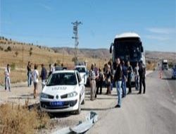 Otobüs şoförü yolcuları bırakıp kaçtı