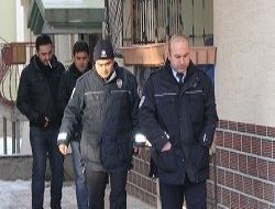 Polis intihar etti