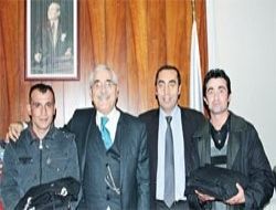 İşçilerden örnek davranış