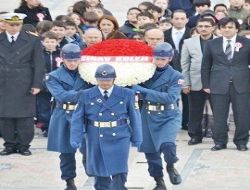 İlk ziyaretlerini Ata'ya yaptılar