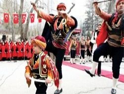 Seğmenlerin iki derneği oldu