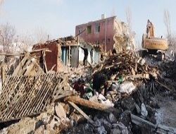 Mamak'ta 120 gecekondu yıkıldı