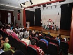 Engellilerden folklor şov