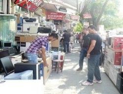 AVM'lere karşı yarı fiyatla mücadele 