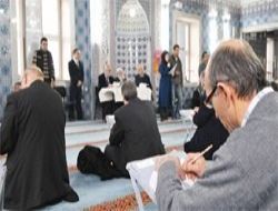 “Koca Çınarlar” umre için yarıştı