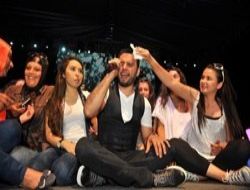 Alışveriş bitti konser başladı