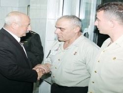 Vali Yüksel jandarma ile birlikte iftar yaptı