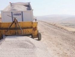 Asırlık köy asfaltla tanışıyor