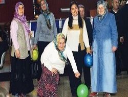 Altındağlı kadınlar bowlingle tanıştı