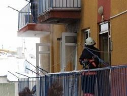 Ankara'da yangın ikiz kardeşleri ayırdı