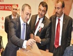 Çekişmeli kongrede kazanan Çetinkaya
