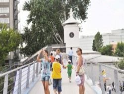 Konya Yolu'na semazen heykeli