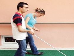 Hiç engellilerin dizine ve yüzüne baktınız mı