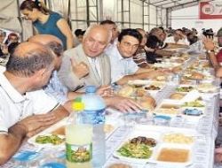 En anlamı iftar çadırı