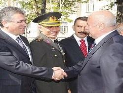 Projeleriyle geldi