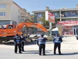 Haymana Yolu'nda kaçak binaya yıkım