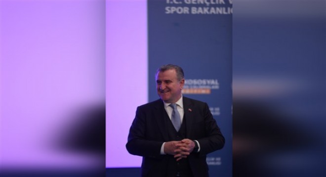 Bakan Bak, Kastamonu'da milli güreşçi ve judocularla bir araya geldi