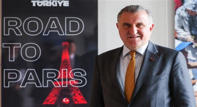 Bakan Bak'tan paralimpik sporcuların aile ve antrenörlerine teşekkür