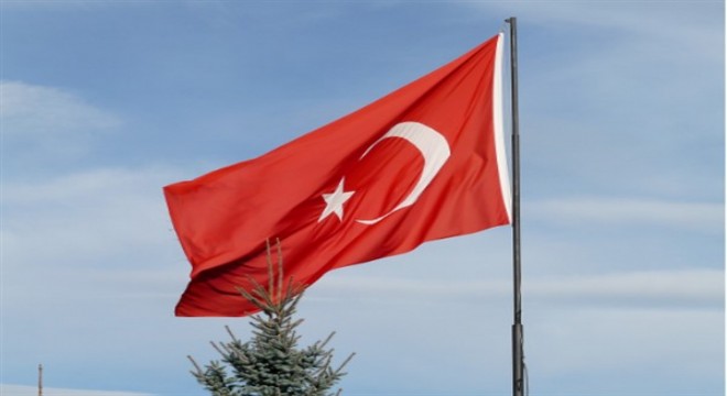 Bakan Ersoy, Malatya'da depremde hayatını kaybedenlerin mezarlarını ziyaret etti