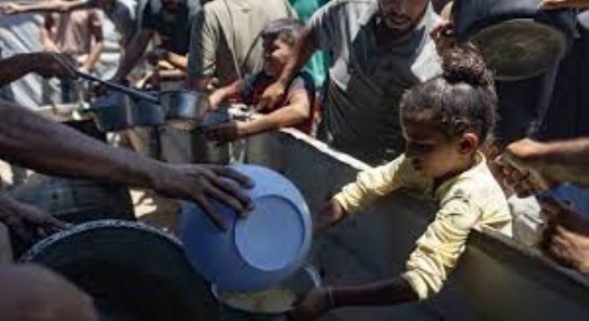Gazze'de Açlık ve Saldırılar Can Almaya Devam Ediyor