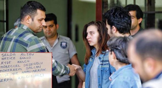 İzmir'de bugün acı çok büyük... Bir bir veda ediliyor