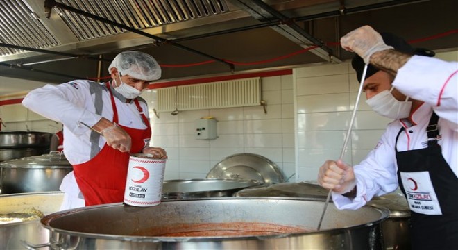 Kızılay Ramazan'da kendi hedeflerini geçmeye çalışıyor