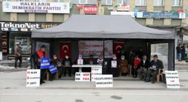 Muş'ta PKK Tarafından Kaçırılan Çocuklar İçin Ailelerin Eylemi Devam Ediyor