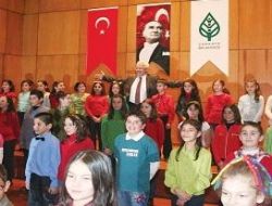 Bin çocuk korosundan  ilk bayram kutlaması